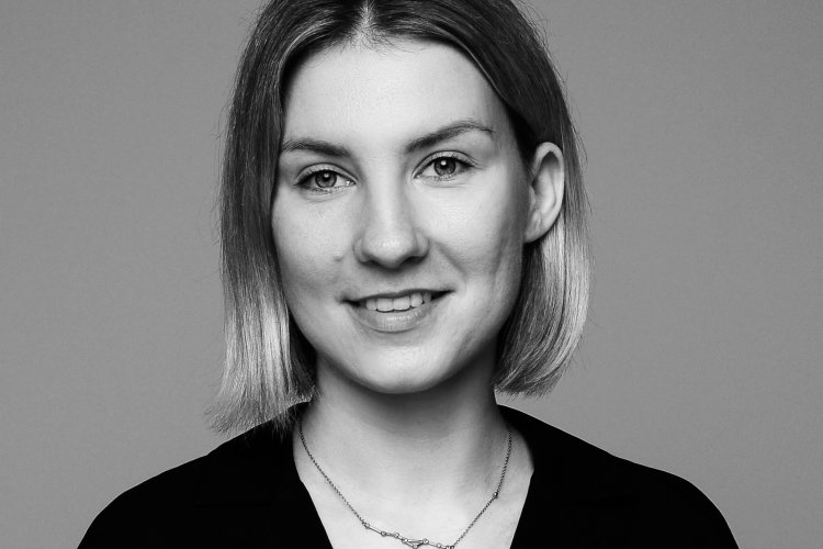 Anna Linster ist als Juniorlektorin im Eisele Verlag unter anderem für die Akquise zuständig.
